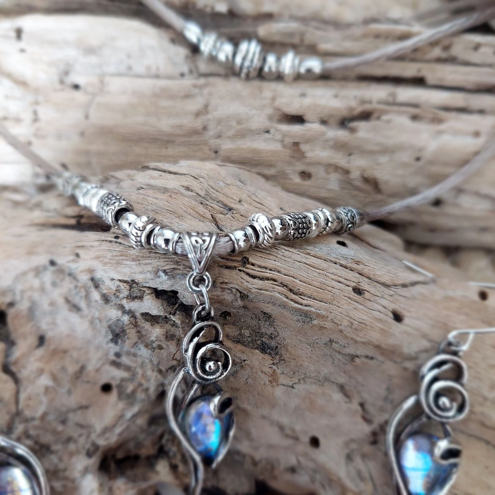 Bohemische barokke twee-rijige set, transparante spiraalvormige cascade, satijnen taupe – photo 5
